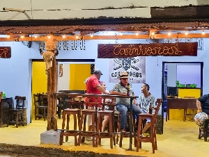 CARNÍVOROS ASADERO / DOMICILIOS AQUI